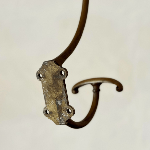 la patère en laiton patiné