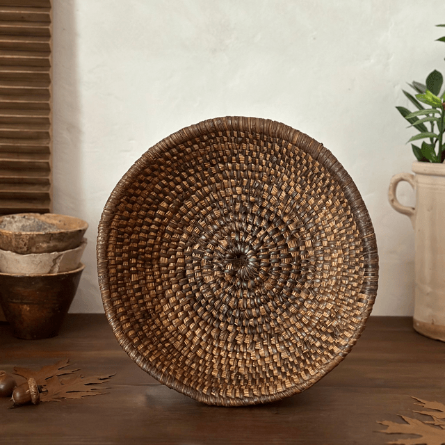 la corbeille en paille tressée